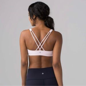 Lululemon🍋 WHITE Free to Be bra in Nulu Size 4